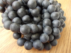 Бусины из шунгита черные матовые "Дымка", 10 мм | купить бусины